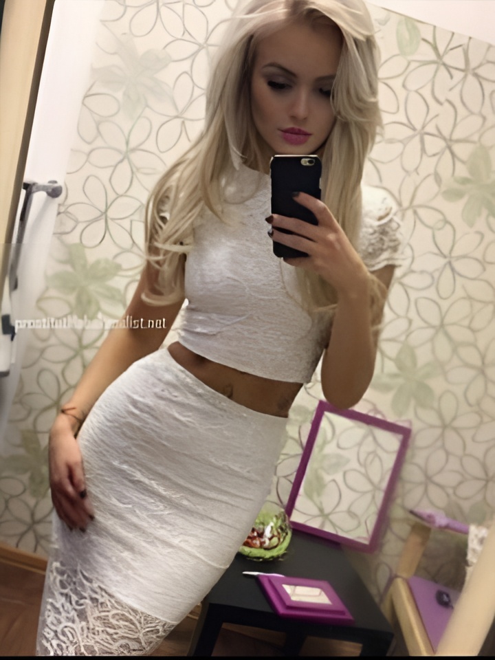 Каролина привлекальеная девушка из Керчи цена от 5000 руб