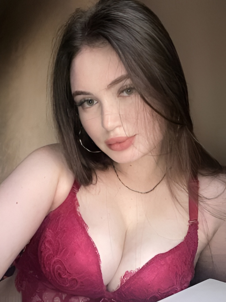 Милана привлекальеная девушка из Керчи цена от 4000 руб