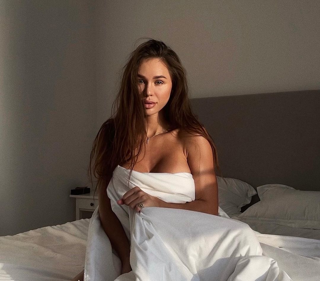 Лизочка привлекальеная девушка из Керчи цена от 3000 руб