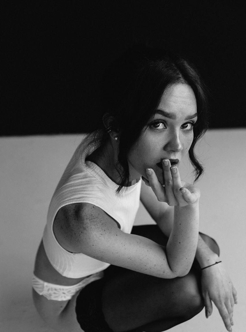 Алиночка привлекальеная девушка из Керчи цена от 8000 руб