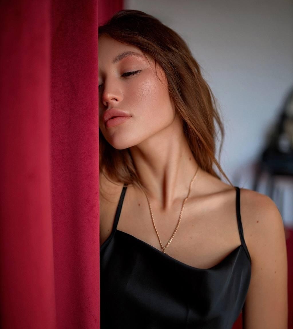 Софья привлекальеная девушка из Керчи цена от 5000 руб