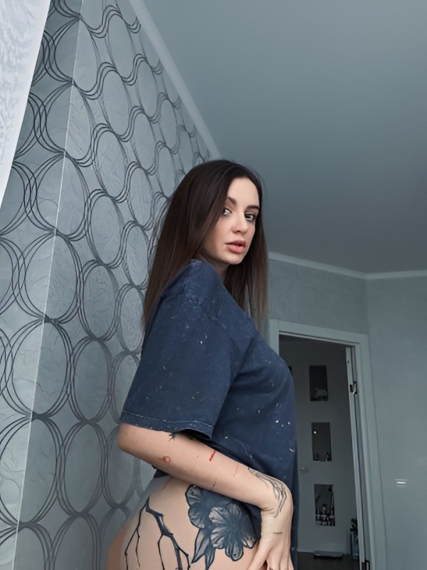 Света привлекательная девушка из Керчи цена от 2000 руб