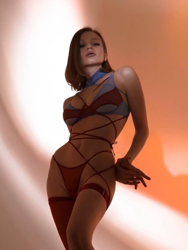 Валерия привлекательная девушка из Керчи цена от 5000 руб