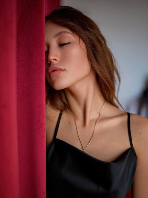 Софья привлекательная девушка из Керчи цена от 5000 руб